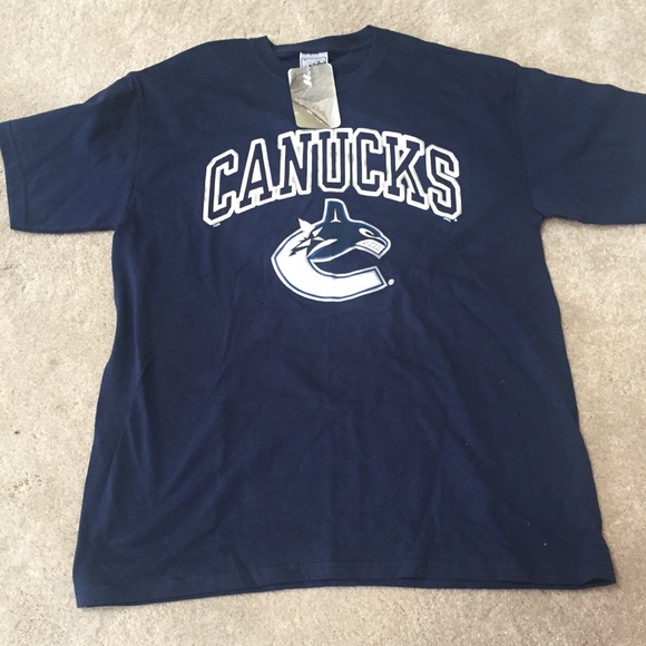 LAST CALL NWT Canucks hockey NHL T shirt - size Lg - Picture 3 of 5